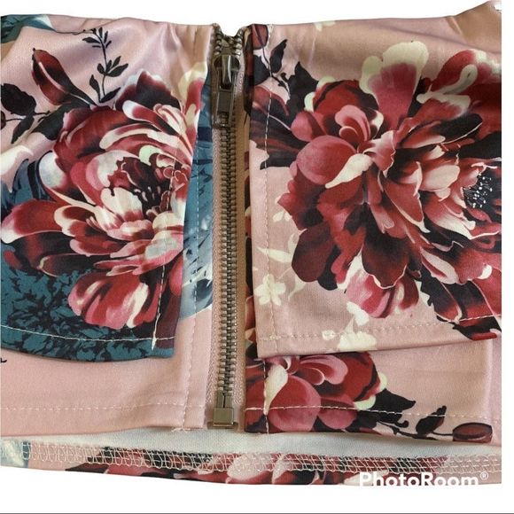 Solaris Style 2 piece top and leggings - Picture 4 of 4